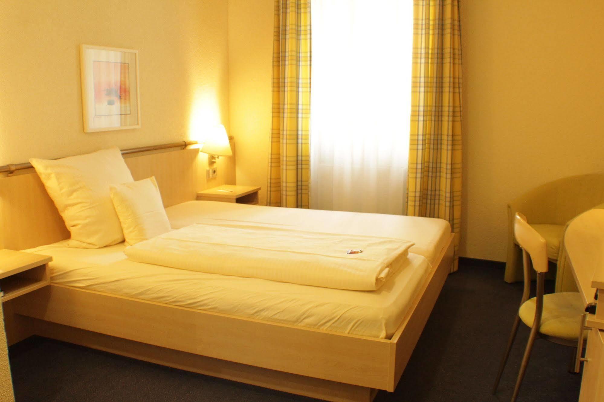 Living & Serviced Apartments By Blauer Wolf 군젠하우젠 외부 사진
