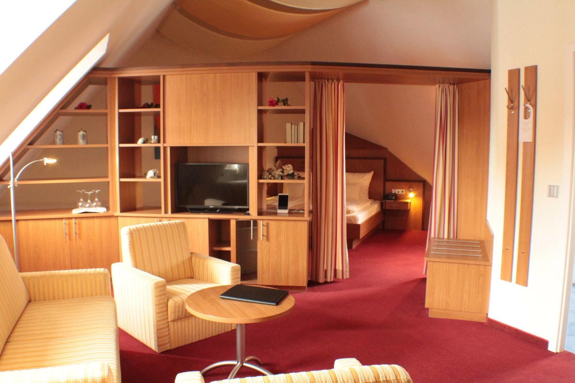 Living & Serviced Apartments By Blauer Wolf 군젠하우젠 외부 사진