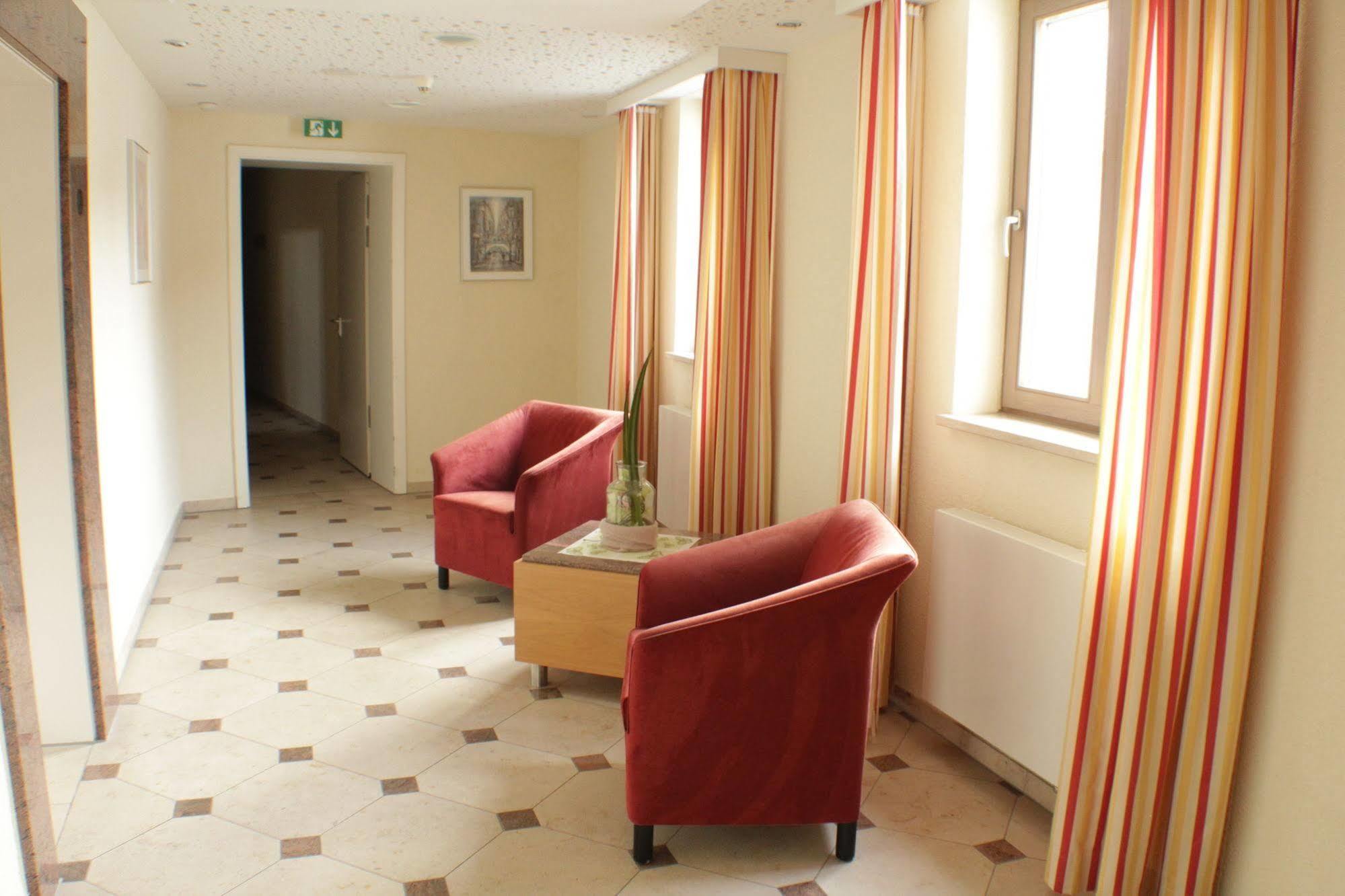 Living & Serviced Apartments By Blauer Wolf 군젠하우젠 외부 사진